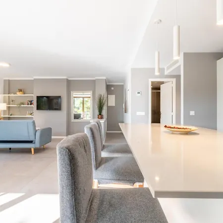 Apartment Ponent 6 *